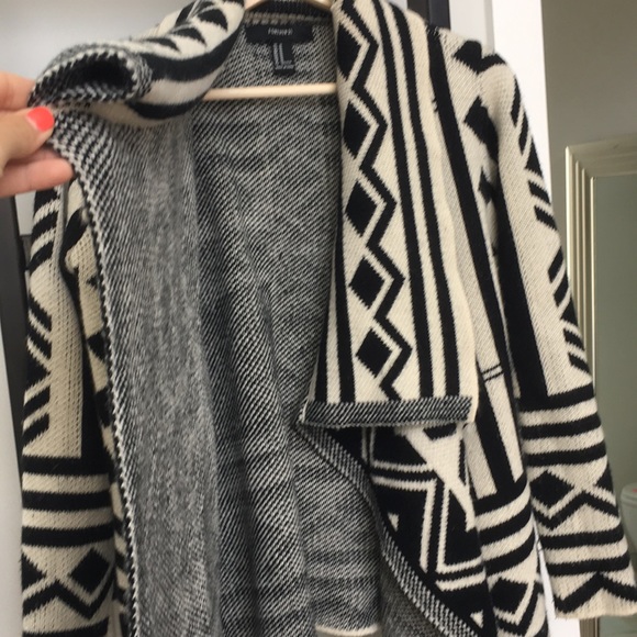Tribal print sweater forever 21 - Picture 2 of 8